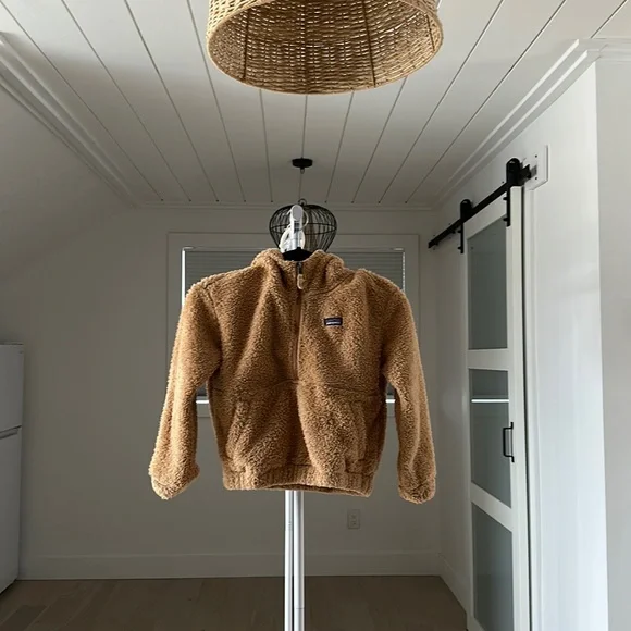 Patagonia teddy deals sweater
